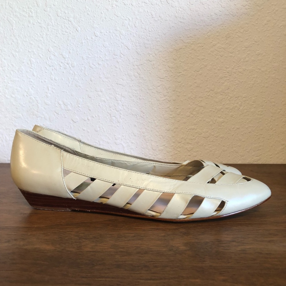 *SOLD* G.H. Bass mini wedge flats